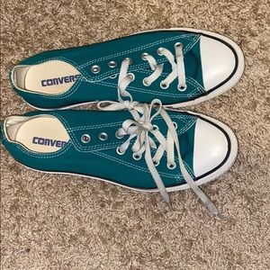 Turquoise converse !